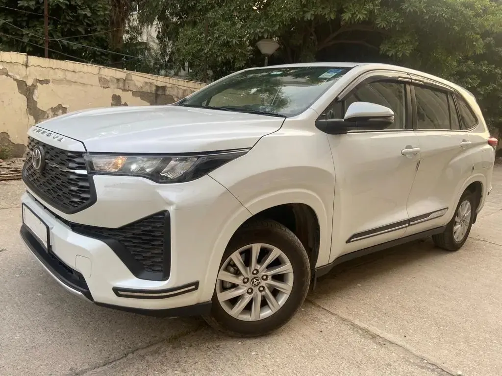 Hycross Hybrid Front View